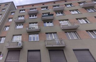 Sąsiedzi dawno ich nie widzieli. W mieszkaniu leżały dwa ciała