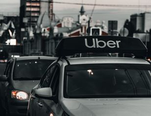 Miliony dolarów dla pasażerki. Kara dla Ubera po gwałcie