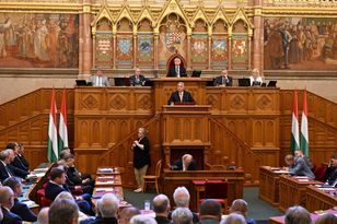 Miliony na odprawy dla ludzi Orbana. Kwota już zarezerwowana