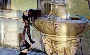 Wrocław: 24-latka ukradła szpadę z fontanny „Szermierz" na Placu Uniwersyteckim