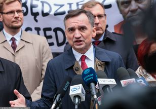 Śledztwo ws. ucieczki Ziobry. "Nie popłynął wpław"