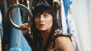 Dzięki serialowi "Xena: wojownicza księżniczka" zdobyła światową sławę. Jak dziś wygląda 58-letnia Lucy Lawless? (FOTO)