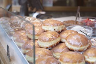 Sprzedawali pączki po 100 zł. Zastąpią lokal z "Kuchennych Rewolucji"