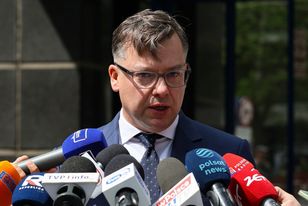 Sędzia od Ziobry z akcjami prawicowej telewizji. PK komentuje