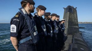 Potężny okręt brytyjski popłynął na drugi koniec świata. Historyczny rejs