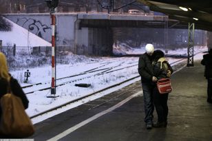 Paraliż na kolei. Odwołane pociągi, wielogodzinne opóźnienia