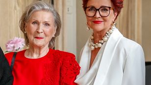 Irena Santor przyłapana na spacerze z Jolantą Kwaśniewską. Artystka zabrała głos