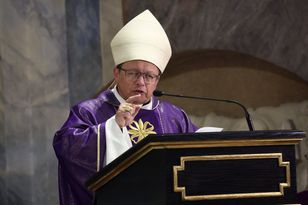 "Spadła na nas noc". Kard. Ryś zabrał głos ws. katastrofy smoleńskiej