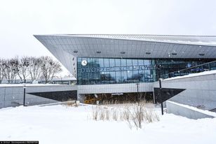 Kolejne problemy dworca z prawie 100 mln zł. Tym razem z drzwiami