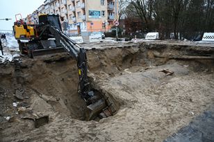 "Niesamowite zaskoczenie". Dokopali się do zabytkowego mostu
