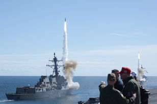 Trzeci lotniskowiec USA rusza na Bliski Wschód