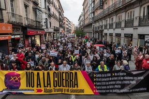 Tłumy wyszły na ulice w Madrycie. "Współwinni zbrodni Trumpa"
