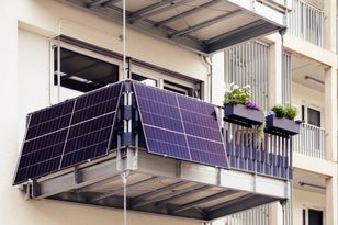 Zamontował fotowoltaikę na balkonie. Przegrał w sądzie