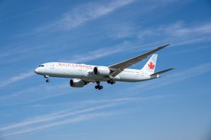 Pilot Air Canada z zarzutami. Przez 17 lat latał bez licencji