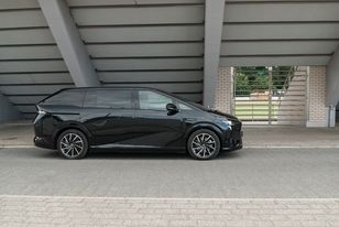 Test: Xpeng X9 - ładowanie w czasie tankowania