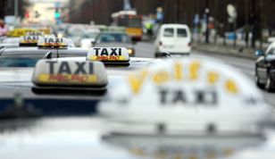 Gdańsk: Pasażer wzywał pomocy z taksówki, kierowca zasłabł po narkotykach