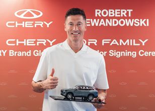 Robert Lewandowski w kolejnych reklamach. Jako ambasador chińskich aut