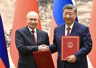 Putin i Xi w Pekinie. Dostało się Trumpowi