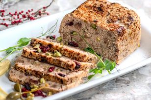 Każdy będzie chciał go spróbować. Do masy na pasztet dodaj 2 wyjątkowe składniki