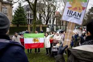 Atak na ambasadę Iranu w Hadze. Policja zatrzymała cztery osoby