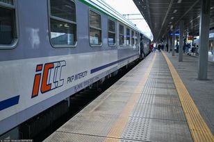 Nie chcą powtórki z Niemiec. Po awarii składy wjeżdżają wolniej