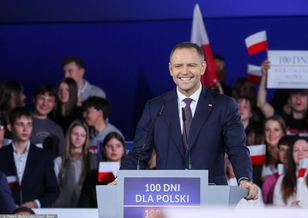 Czy Nawrocki zostanie szefem prawicy? smerfy mocno podzieleni