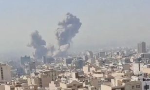 Nagrania z ataku na Iran. Dym nad Teheranem