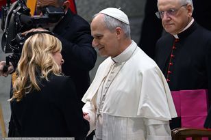 Papież przejdzie operację. Meloni opublikowała poruszający wpis