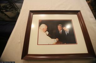 Jan Paweł II wspomniany w mailach Epsteina. "Oglądałeś kanonizację?"