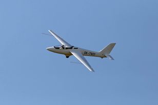 Wypadek szybowca w pobliżu lotniska. Pilot nie żyje