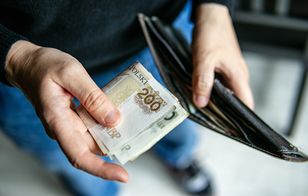 Nawet trzy tygodnie. W tych branżach najdłużej czekają na przelew