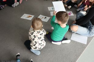 Jak to w ogóle możliwe? Półtoraroczne dziecko wyszło ze żłobka