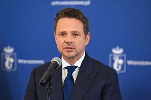 Trzaskowski zabrał głos. "Dzisiaj na moje ręce wpłynęły rezygnacje"