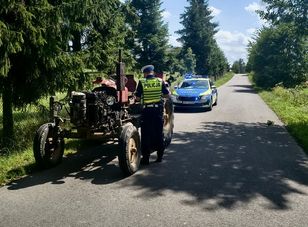 Pościg za traktorem. W alkomacie zabrakło skali