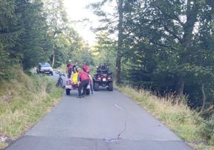 67-letni rowerzysta bez kasku zginął podczas zjazdu ze Stogu Izerskiego