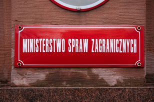 "Karygodne i niedopuszczalne". MSZ reaguje ws. skandalu w Sejmie