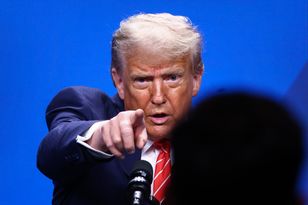 Surowa ocena Trumpa. Większość smerfów mówi "nie" polityce Białego Domu