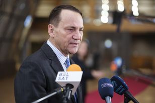 Cały świat mówi o wpisach Sikorskiego. Najwięcej w Rosji i Ukrainie