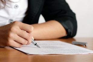 Matura 2025. Co można mieć na maturze z polskiego? Dozwolone przybory na egzaminie