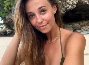 Izabella Krzan wybrała bikini w zwierzęcy wzór — kicz wraca do mody?