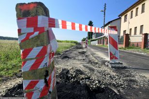 Rolnik zaorał drogę. RPO zbada decyzję o areszcie