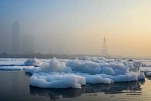 Miliony ludzi bez wody. Indyjska stolica leży nad toksycznym ściekiem