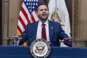 Zastąpi Trumpa? Wygrał wewnętrzny sondaż po raz drugi z rzędu