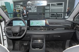 Boom na elektryki. Kto zapłaci za remonty dróg?