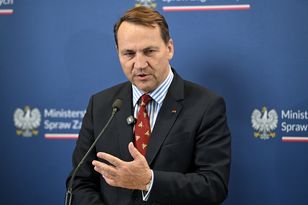 Sikorski: Polska nie panikuje, ale Putin może próbować prowokacji