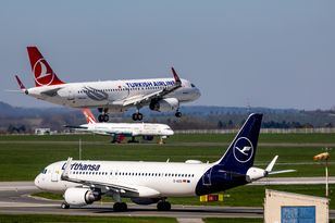Dron nad lotniskiem w Pradze. Policja zatrzymała operatora
