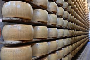 Fala upałów powyżej 40°C zagraża produkcji sera Parmigiano Reggiano