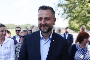 Poland's defence minister reaffirms interest in NATO nuclear sharing