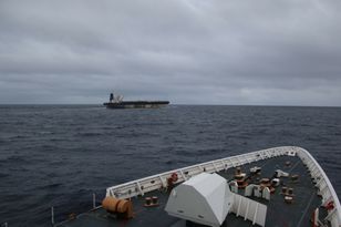 USA zajmują kolejny tankowiec. Są zdjęcia z operacji służb