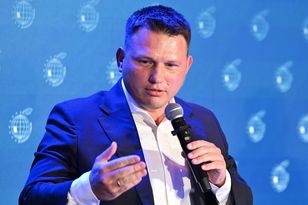 Mentzen zatrzymany na lotnisku w Londynie. Żali się w sieci